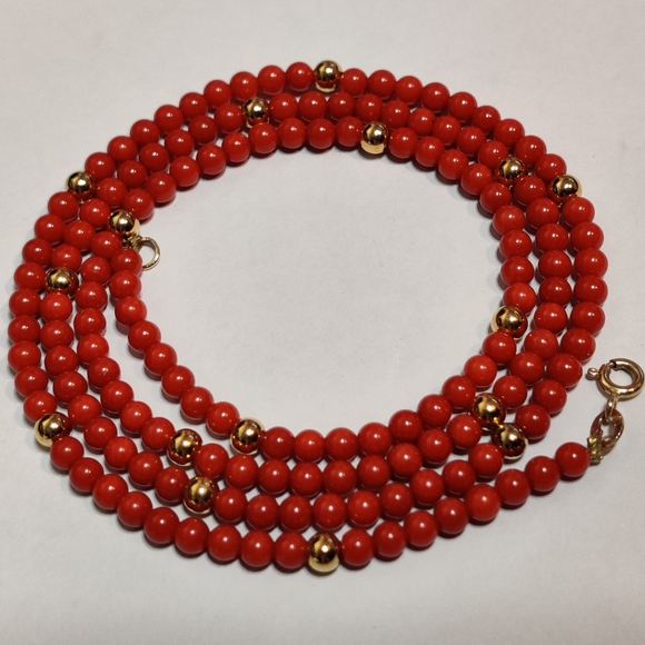 Vintage Genuine Mediterranean Oxblood Red Coral Necklace 10k gold clasp - Picture 1 of 16